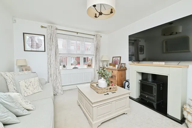Bowman Road, Corby, NN17, photo 3