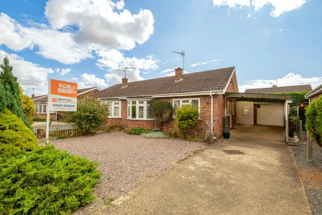 West Road, Ruskington, NG34, photo 1