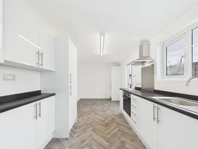 Fore Street, Torpoint, PL11, photo 2