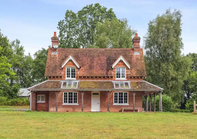 Hamptworth, Salisbury, SP5, photo 1