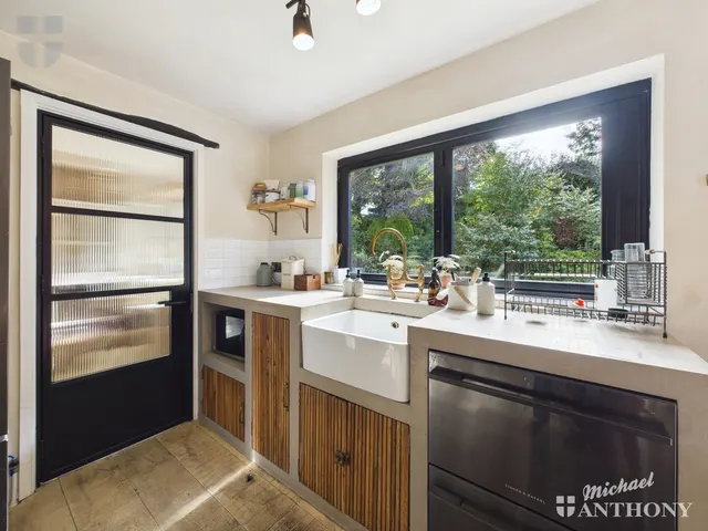 Cuddington Court, The Green, HP18, photo 3