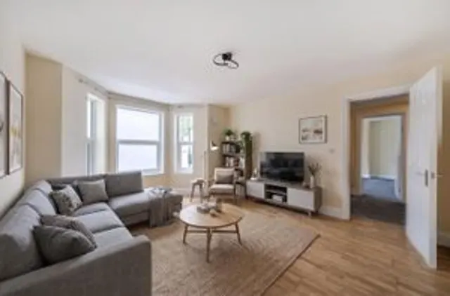 Photo 2 — Flat 1, 1 Clifford Road, London, London, SE25 5JJ