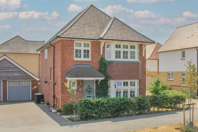 Kemsley Drive, Leighton Buzzard, LU7, photo 1