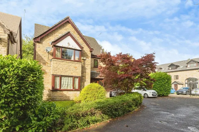 5 bedroom house, Bridge Hall Fold, Bury, BL9
