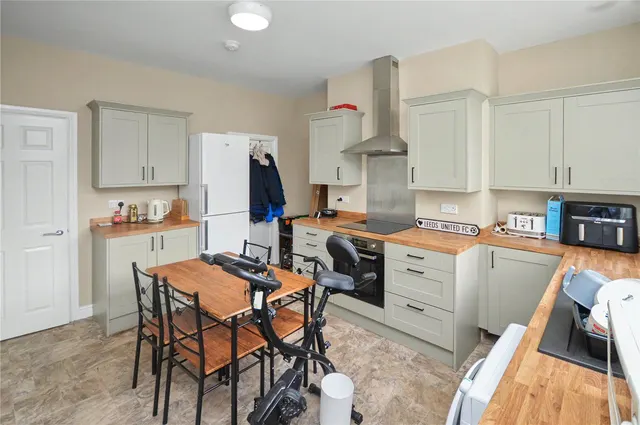 Cross Flatts Grove, Leeds, LS11, photo 3