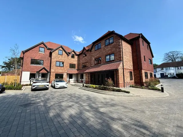Farleigh Road, Warlingham, photo 1