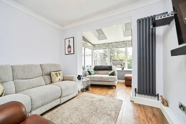 Elmfield, Baildon, BD17, photo 2