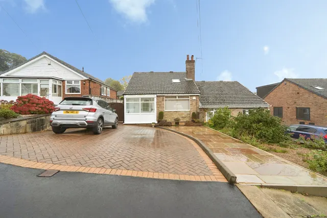 3 bedroom house, Elmfield, Baildon, BD17