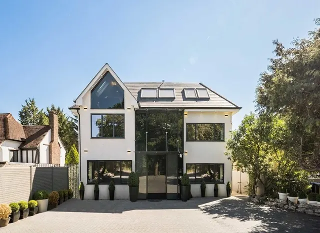 5 bedroom house — Waggon Road, Barnet, EN4