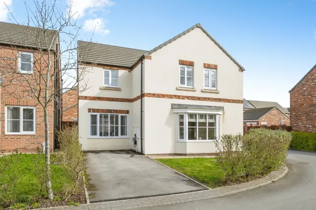 Photo 2 — Sceptre Avenue, Bessacarr, Doncaster