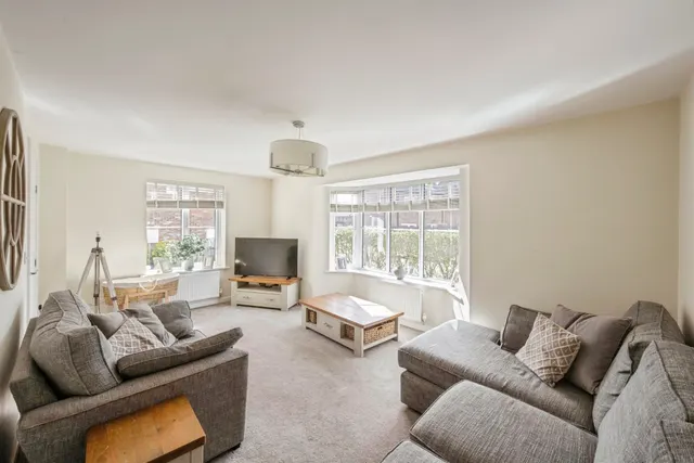 Photo 3 — Sceptre Avenue, Bessacarr, Doncaster