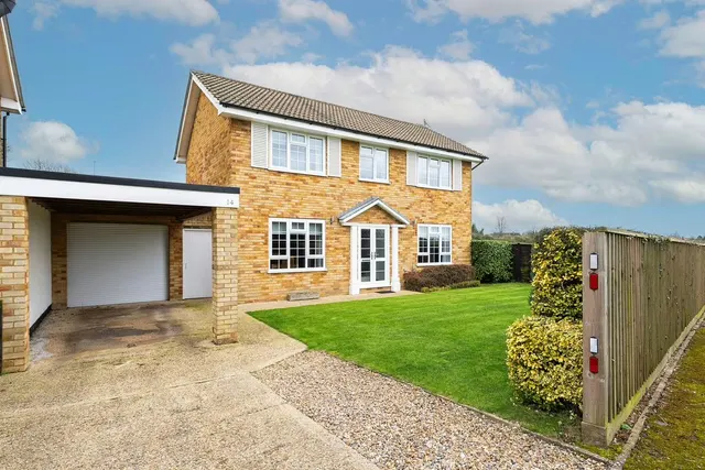 Netherby Close, Tring, Hertfordshire, HP23 5PJ, photo 1