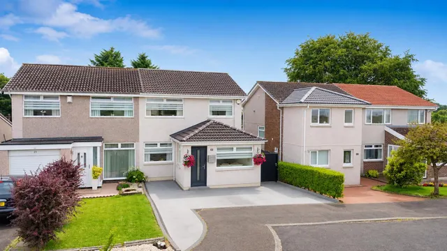 Orchard Gardens, Strathaven, ML10 6UN, photo 1