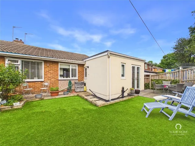 Sherburn Park Drive, Rowlands Gill, NE39, photo 1