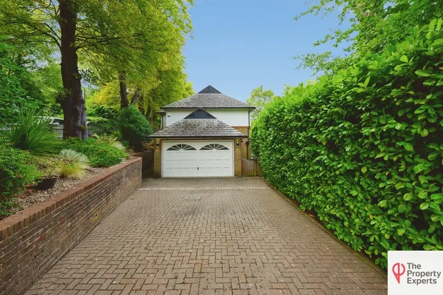 Photo 2 — Hermitage Road, Kenley, Surrey, CR8