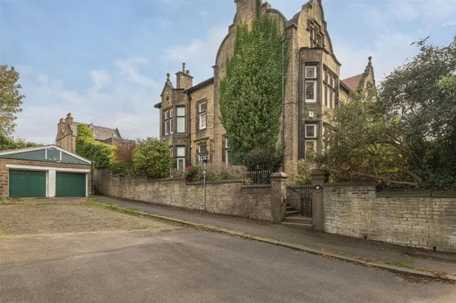 Park Drive, Huddersfield, HD1, photo 2