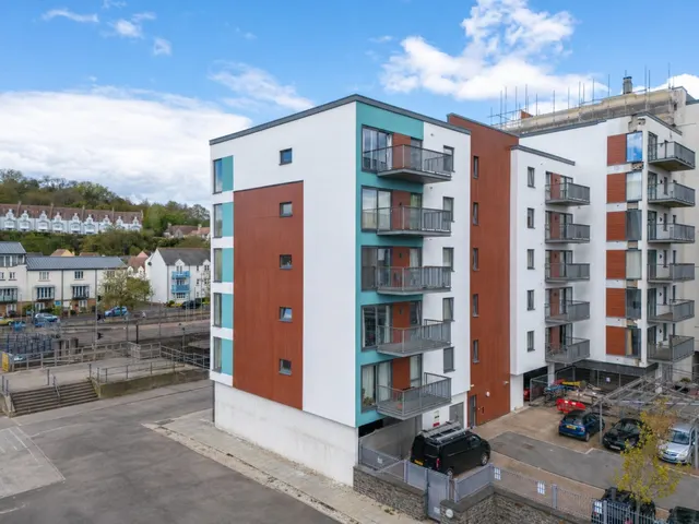Newfoundland Way, Portishead, BS20, photo 2