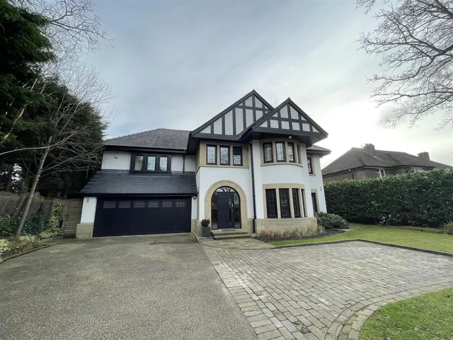Bow Green Road, Bowdon, WA14, photo 1