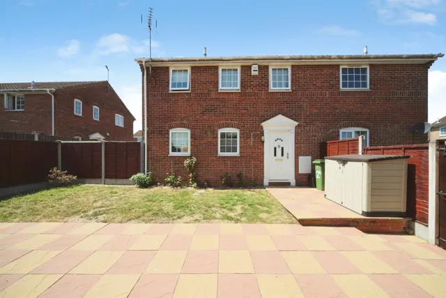 Skua Close, Luton, photo 1