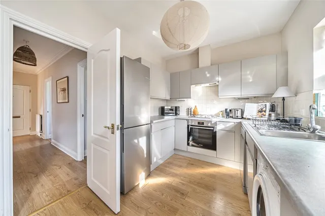 Leathermarket Court, London, SE1, photo 2