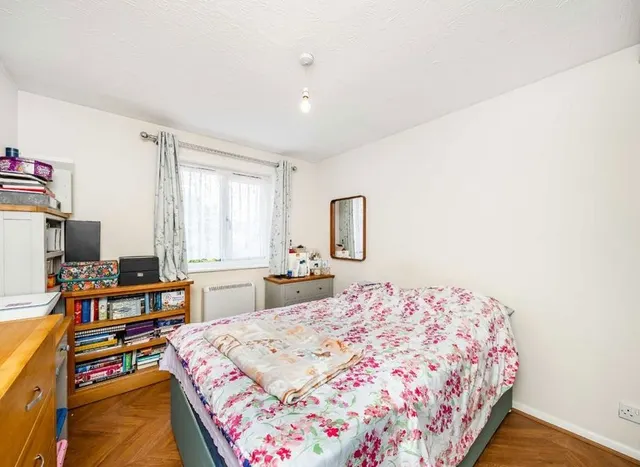 Redford Close, Feltham, TW13, photo 3