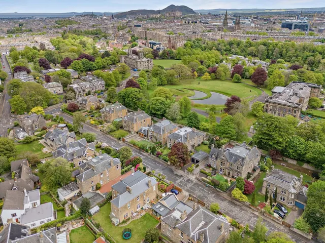 Ravelston Park, Edinburgh, Midlothian, EH4 3DX, photo 1