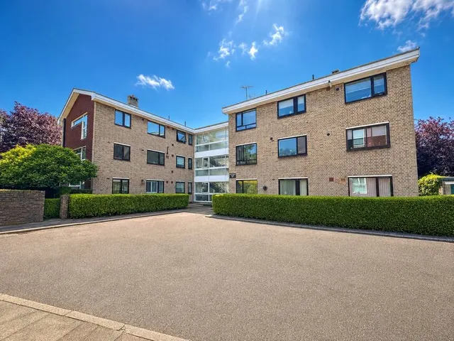Footscray Road, London, SE9, photo 1