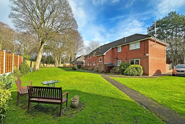 Cotteril Close, Brooklands, Manchester M23 9HY, photo 1