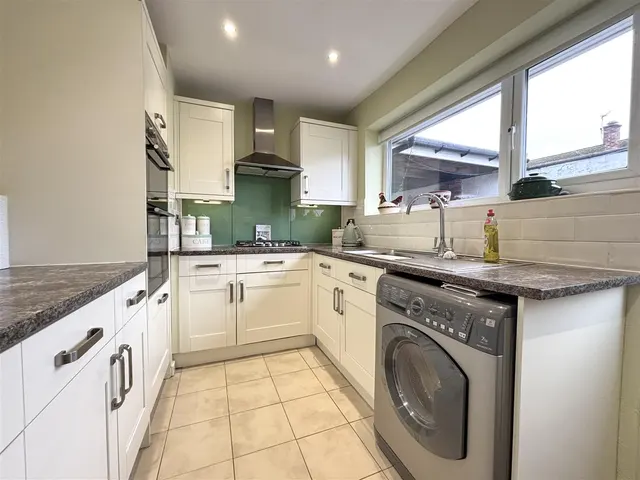 Caldy Road, Handforth, SK9, photo 2