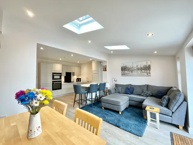 Field Terrace, Stone, ST15, photo 2