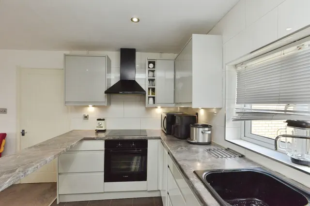 Cleavers Avenue, Conniburrow, MK14, photo 3