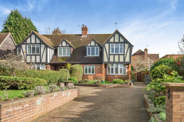 Watford Road, St. Albans, Hertfordshire, AL2 3DB, photo 1