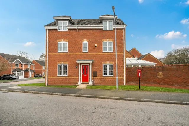 Appletree Lane, Redditch, photo 1
