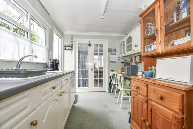 Devon Close, College Town, GU47, photo 3