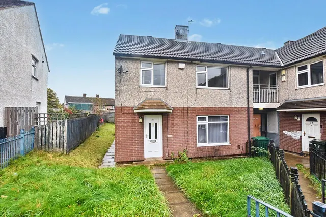 Eastfield Gardens, Bradford, BD4, photo 1
