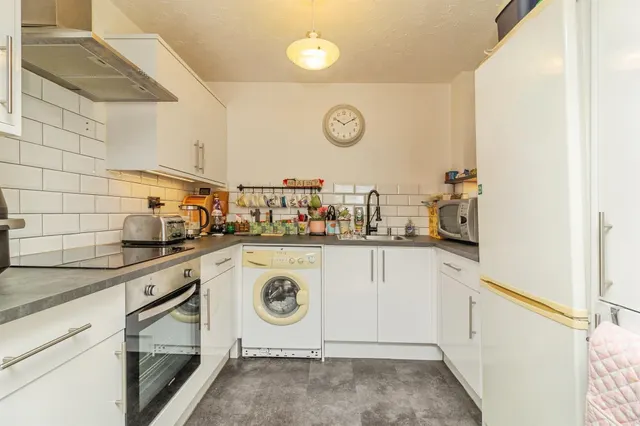 Photo 3 — Southcourt Road, Leighton Buzzard