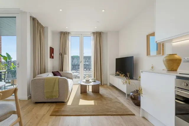 Apex Avenue, London, SW8, photo 3
