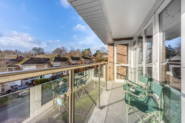 Photo 3 — Stratford Court, Northlands Drive, Winchester