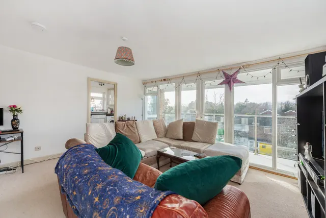 Photo 2 — Stratford Court, Northlands Drive, Winchester