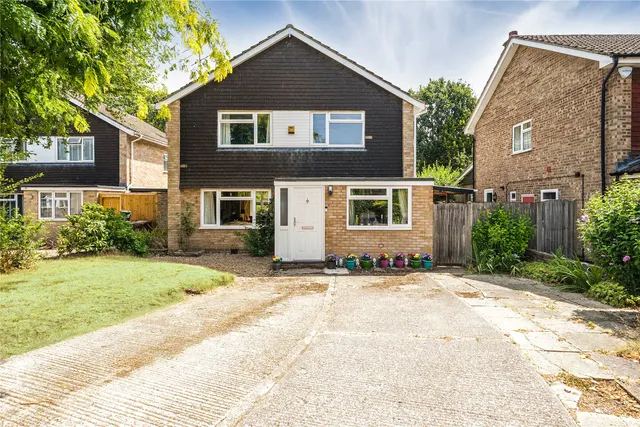 Maple Road, Send Marsh, GU23, photo 1