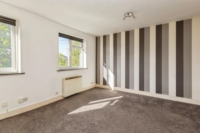 Clinton Crescent, Aylesbury, HP21, photo 3