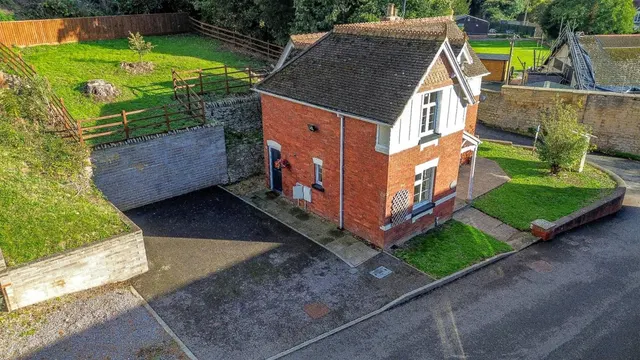 Drake Lane, Dursley, GL11, photo 1