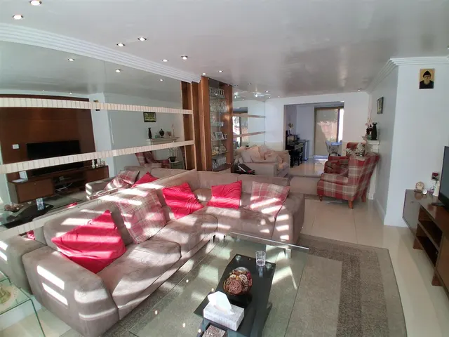 Rushdene Crescent, Northolt, photo 2