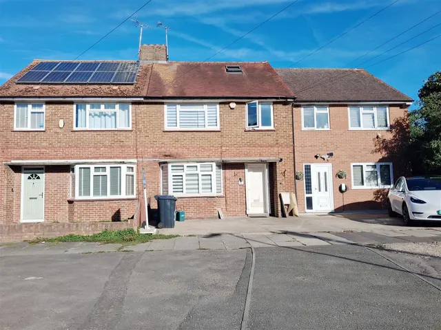 Rushdene Crescent, Northolt, photo 1