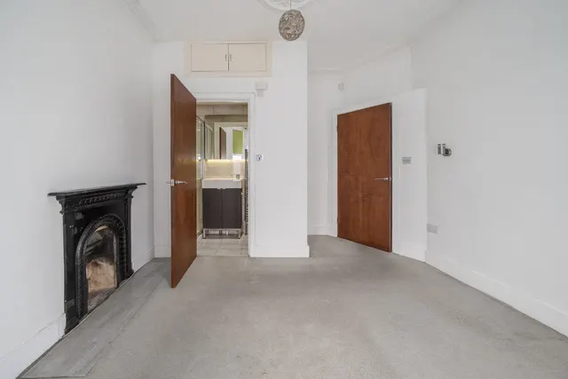 Photo 3 — Mafeking Avenue, Brentford, London, TW8