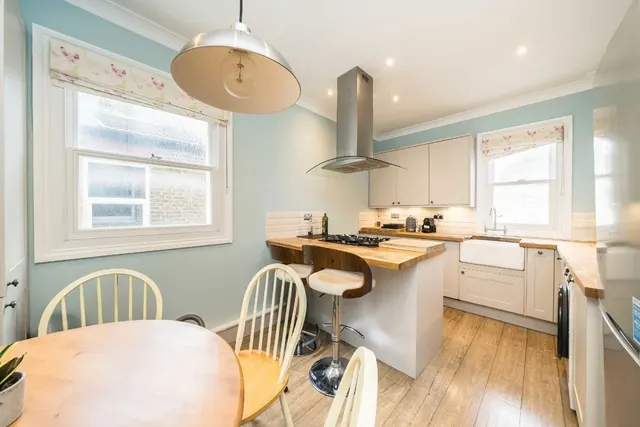 Steerforth Street, SW18, photo 3
