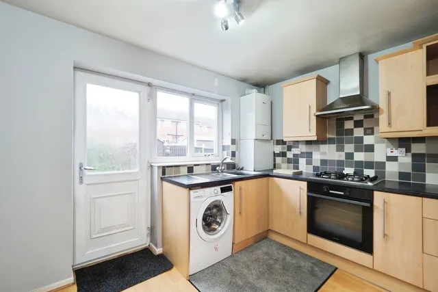 Photo 3 — Albert Avenue, New Whittington, Chesterfield, Derbyshire, S43