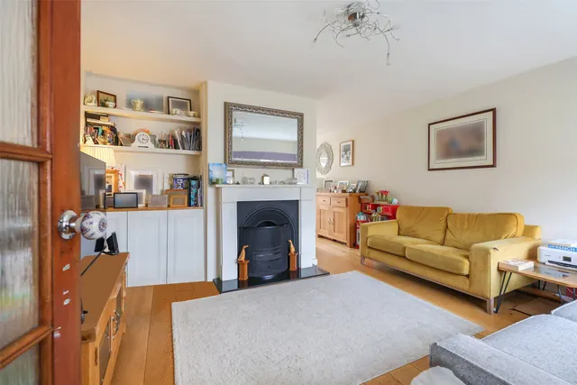 Windmill Drive, Reigate, RH2, photo 2