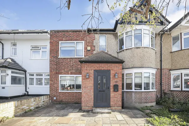 Beverley Road, Ruislip Manor Fees Apply, HA4, photo 1