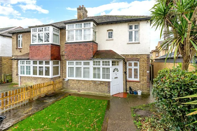 Holly Bush Lane, Hampton, TW12 2QR, photo 1